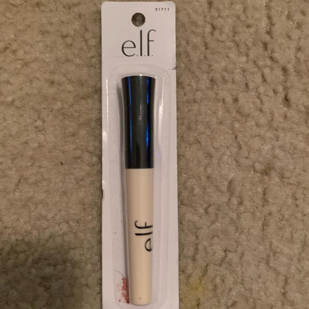 Shadow lock eyelid primer